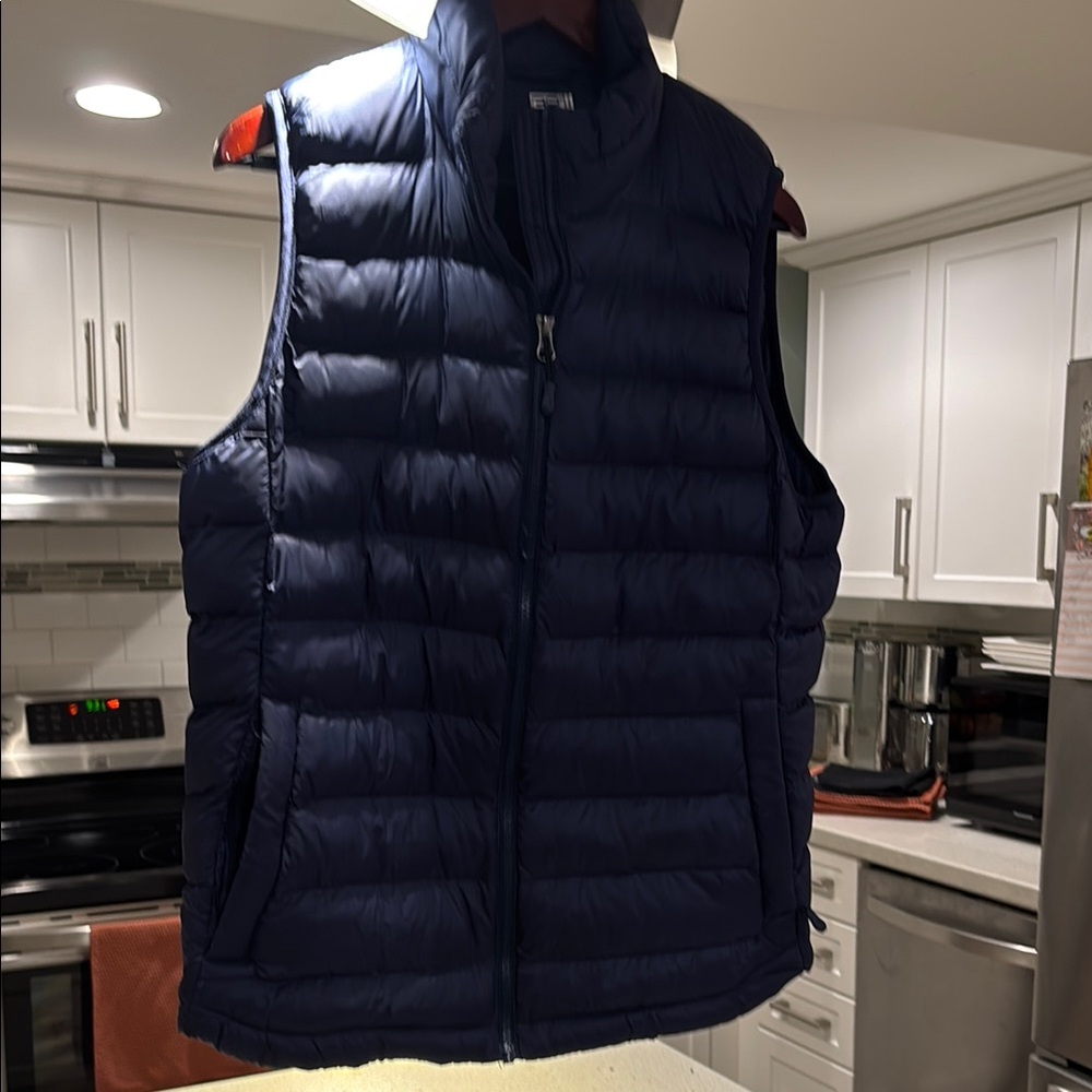 Navy Blue Puffer Jacket with Quilted Insulation and Stand-Up Collar